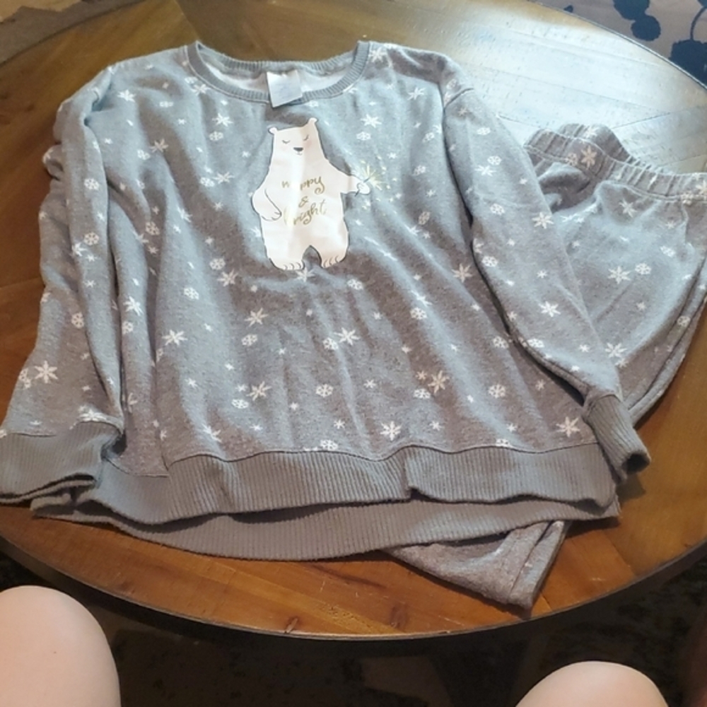 Secret Treasures Cozy Gray Pajama Set with Bear and Snowflakes